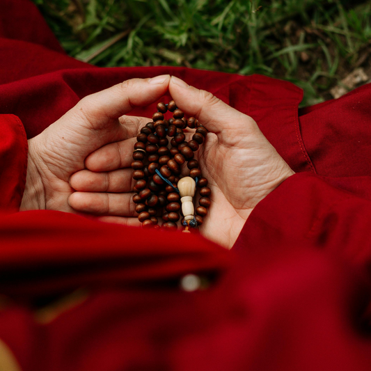 Discover the Spiritual Power of Crystal Agate Beads: Mala Beads, Protection, and Luck